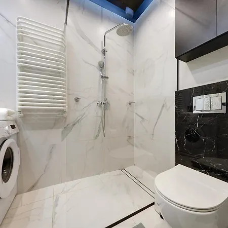 Urban Chic - Sokolska 30 Towers - One Bedroom - S59 * Катовице